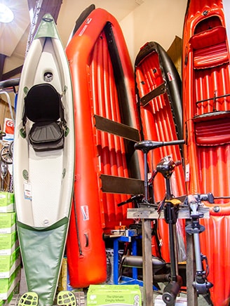 Bild: Boote und Zubehör im Erlebnisfachmarkt